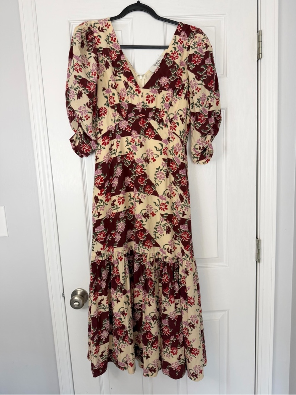 Sea New York Size M? • Floral Puff Sleeve Maxi Dress.